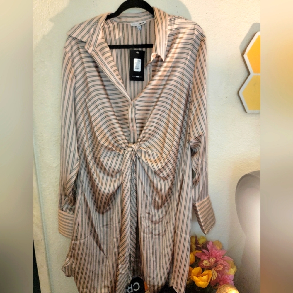 Dress Fashion Nova size 2XL pink with navy blue and gold strips